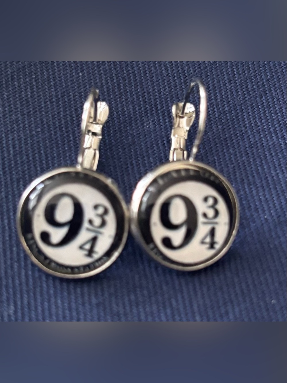 Silver Harry Potter 9¾ Earrings Like New